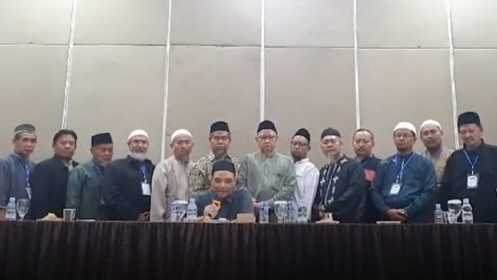 Terrorist group Jemaah Islamiyah’s top leaders say it is dissolved. How should its ex-members, Indonesia authorities move forward?