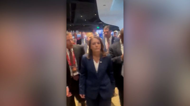 Video shows GOP senators chasing Secret Service director at RNC