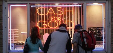 EZPW Shines As Market Stumbles: Pawn Shop Demand Surges Amid Jobs Jolt