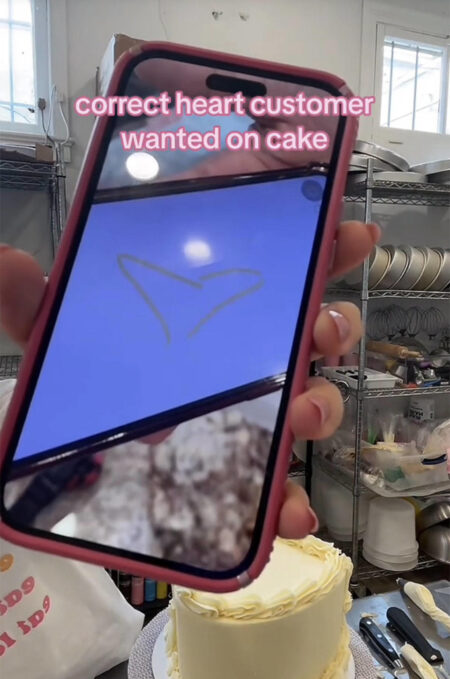 A baker made a custom cake on TikTok Live. The client was watching and called to correct her