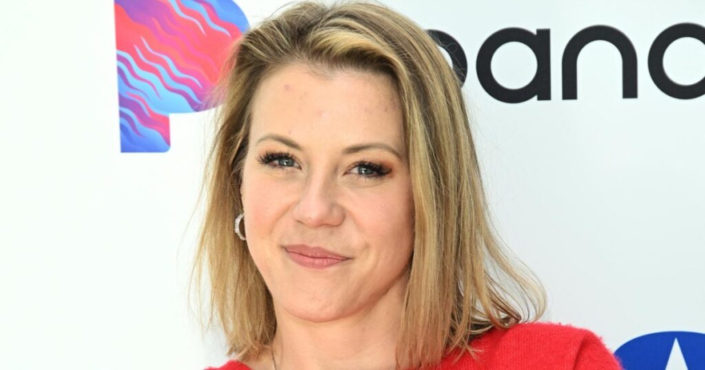 Jodie Sweetin Recreates ‘Full House’ Dance 33 Years Later: ‘How Rude of Us!’