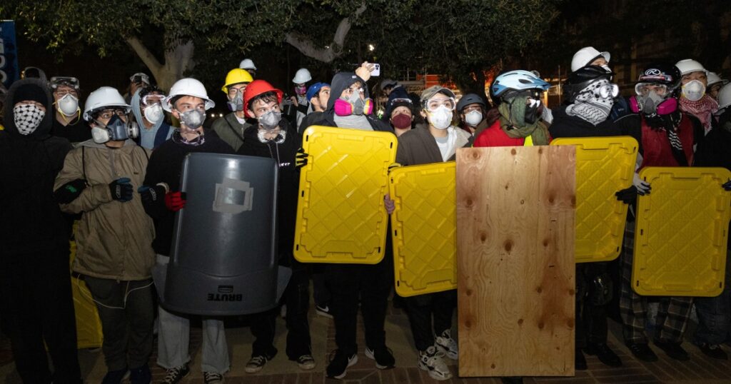 Judge rules with Jewish students, says UCLA can’t allow them to be barred from accessing campus after protests