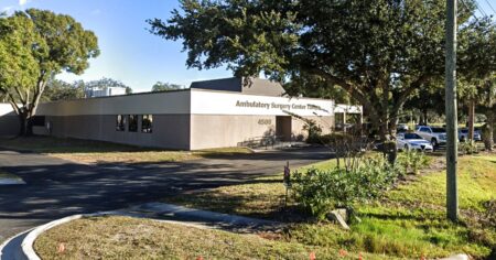 Florida doctor who didn’t wear hearing aids during colonoscopy couldn’t hear patient yelling, state health officials say