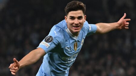 Atletico Madrid close to Julian Alvarez agreement with Man City, Tottenham want Dominic Solanke – Paper Round
