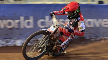 Speedway Rider of the Week: Dan Bewley makes history in front of raucous Cardiff crowd – Speedway video