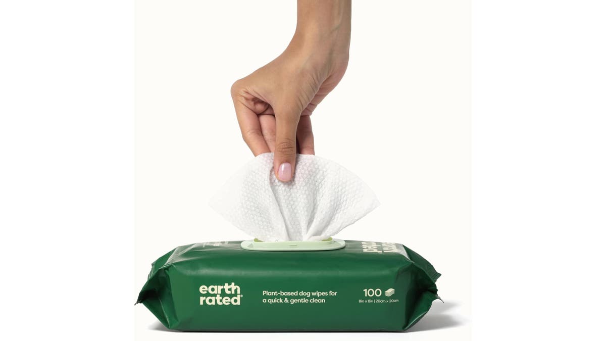 Your dog and car will stay clean with the help of these wipes.