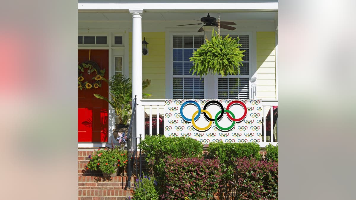 The Olympic rings are an important party decoration for every Olympic celebration.