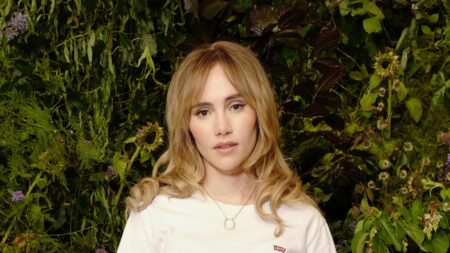 Suki Waterhouse Finds Her Offbeat L.A. Mom Look For Fall