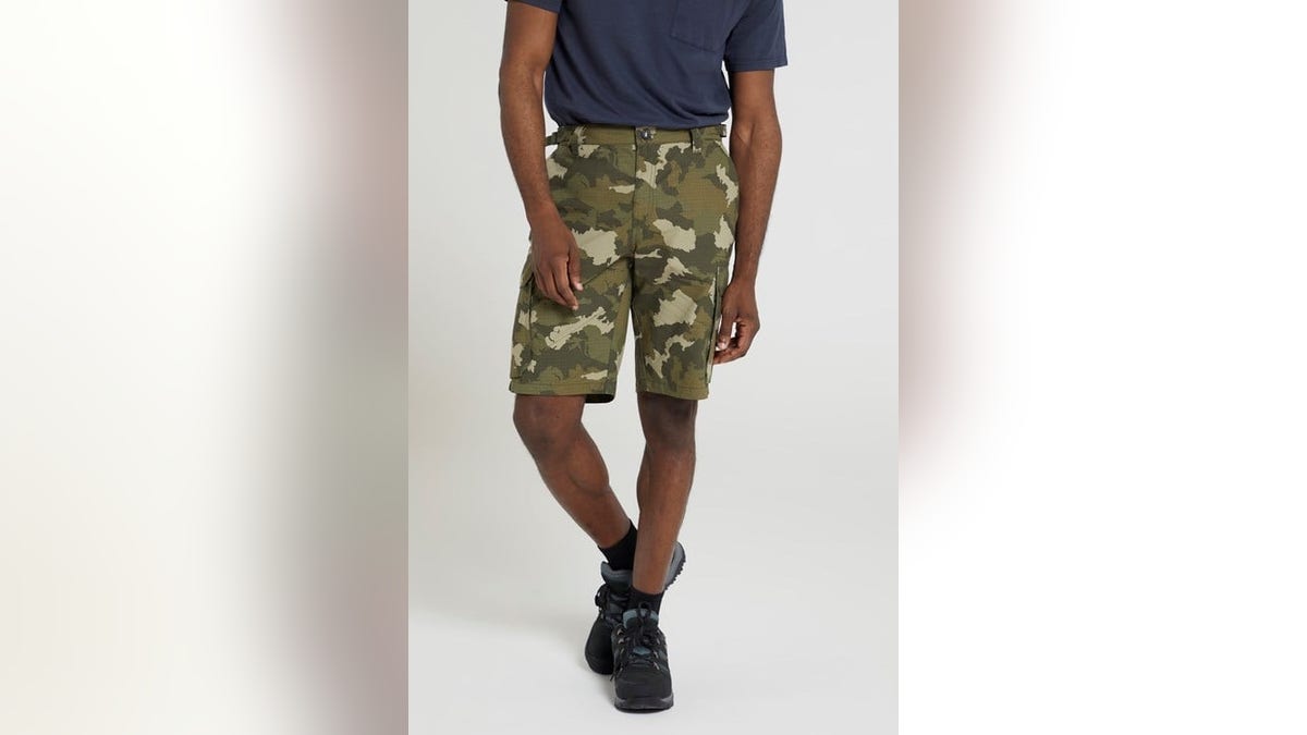Practical meets stylish with these cargo shorts.