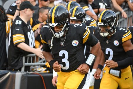 Memo to Pittsburgh Steelers: It’s time to make Justin Fields, not Russell Wilson, QB1