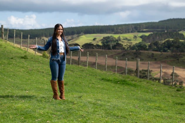 An Unexpected Departure Shakes Jenn’s Confidence As Men Face 2 Rose Ceremonies