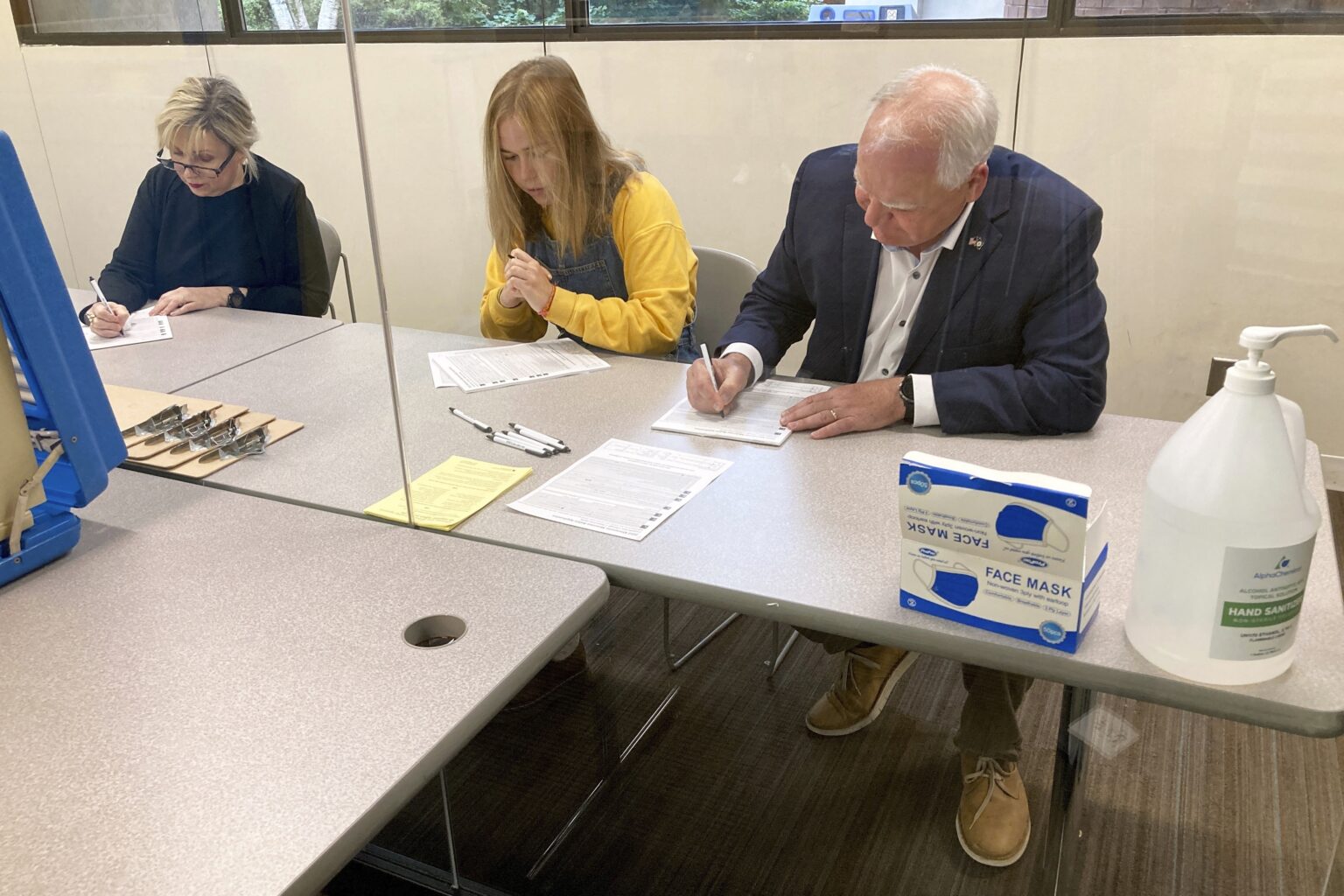 Hope Walz’s Old Posts Spark Attacks From Conservatives