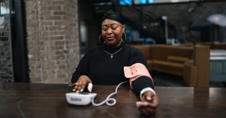 Does blood pressure contribute to the risk of migraine?