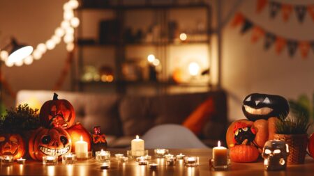 Plan an epic Halloween party with this spooky decor