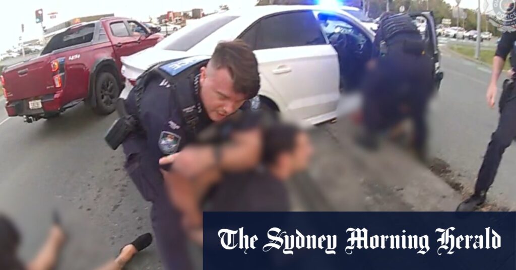 Police arrest men after alleged break-in at jewellery store