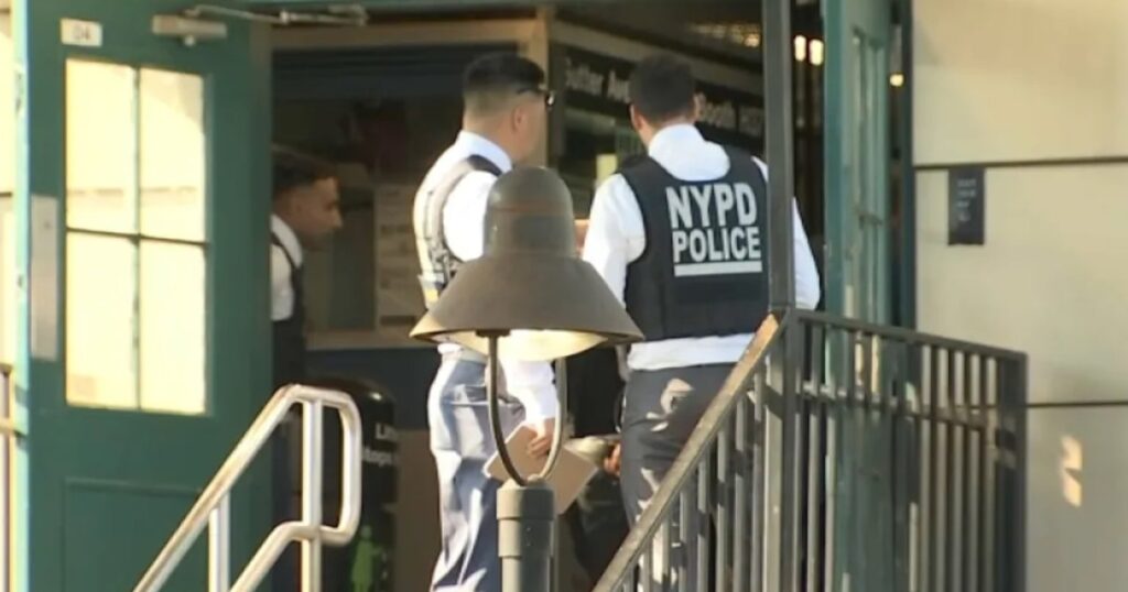 4 shot at Brooklyn train station when officers open fire at knife-wielding man