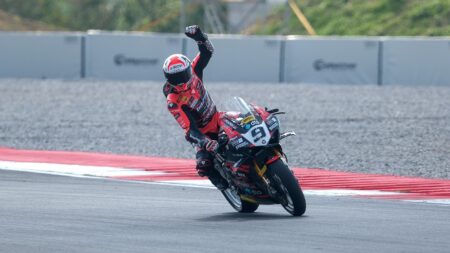 Danilo Petrucci takes third consecutive Superbike World Championship win in Cremona with impressive Race 2 victory – Superbikes video