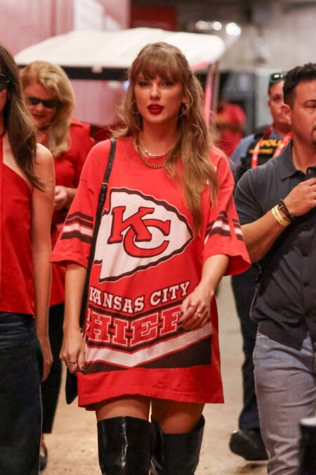 Taylor Swift Arrives in a Chiefs Shirt Dress and Thigh-High Boots for Travis Kelce’s Game Against the Bengals