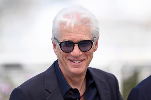 Richard Gere Jokes He Had “No Chemistry” With Julia Roberts in ‘Pretty Woman’