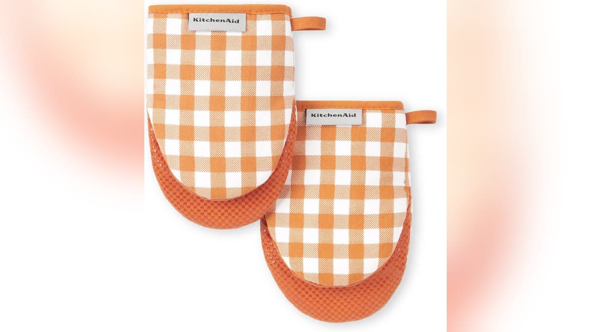 These Kitchen Aid oven mitts can add to your fall kitchen decor.