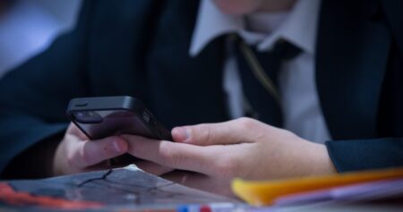 Cellphone restrictions, school zone speed limits take effect as B.C. kids head back to classroom