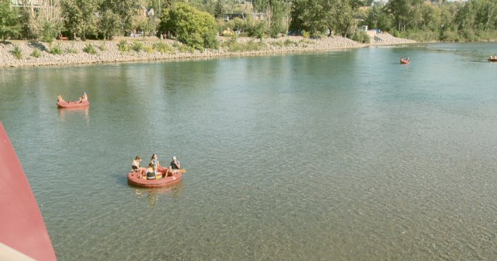 Calgarians embrace final days of summer temperatures amid continued water restrictions