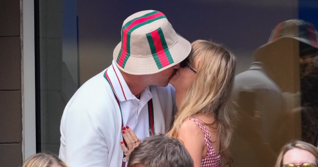 Taylor Swift, Travis Kelce Pack on PDA and Groove to The Darkness Song at US Open