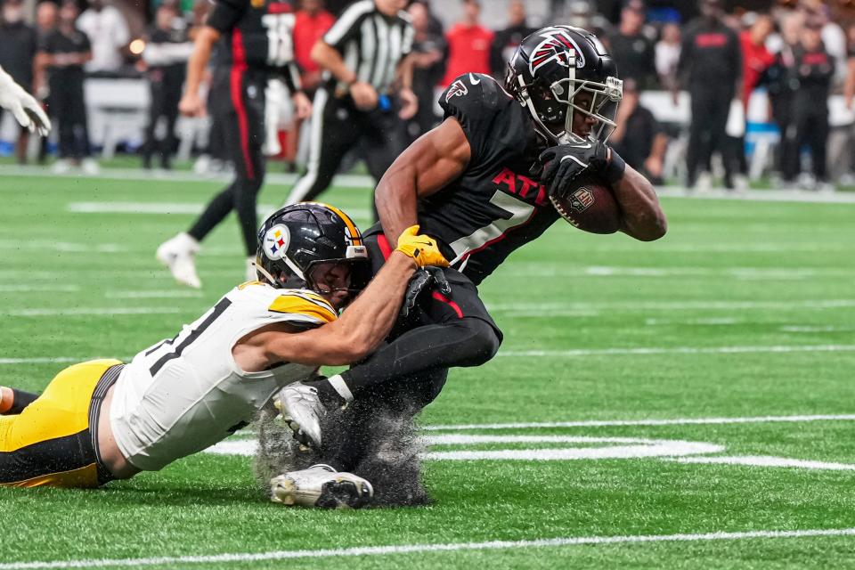Playing this season in an entirely new offensive scheme, Bijan Robinson had 18 of the Falcons' 21 rushing attempts in Week 1 and also led the team with five receptions.
