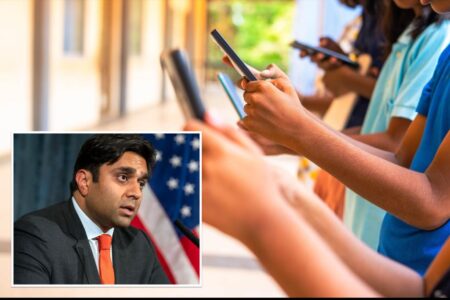 Exclusive | NYC’s top doc says kids shouldn’t get phones before age 14 to safeguard mental health