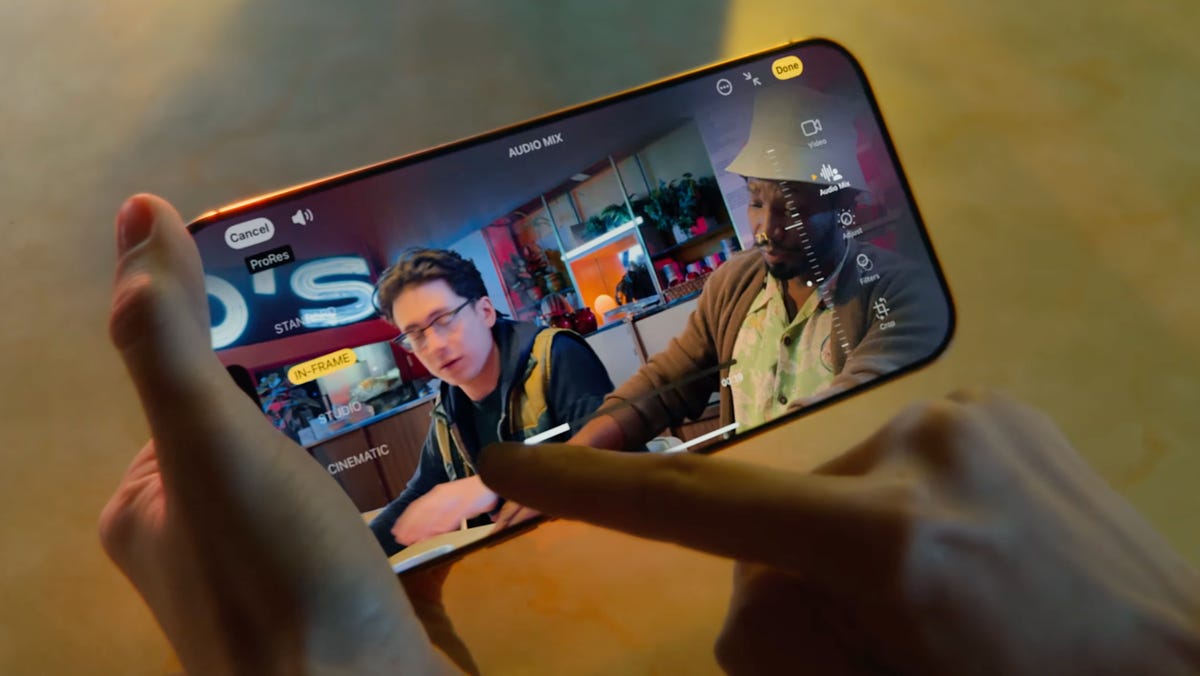 apple audio and video features