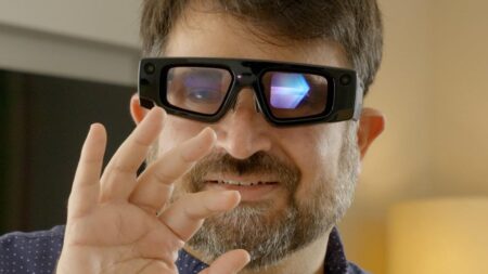 I Wore Snap’s New Self Contained AR Spectacles and Snap OS – Video