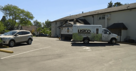 Victoria mayor pitches church, community group parking lots as shelter for homeless