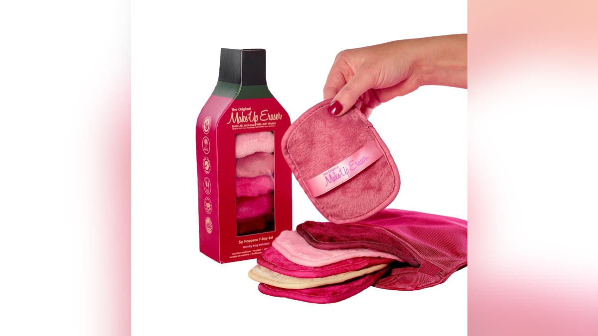 Take off your makeup in minutes with the help of these soft makeup remover pads. 