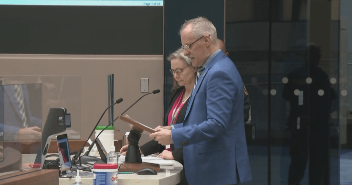 2 senior administrators, including chief financial officer, out at City of Calgary