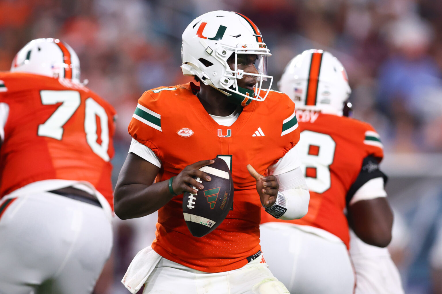 FanDuel Promo Code: Bet $5 for $200 Bonus on CFB, UFC 307, MLB Playoffs