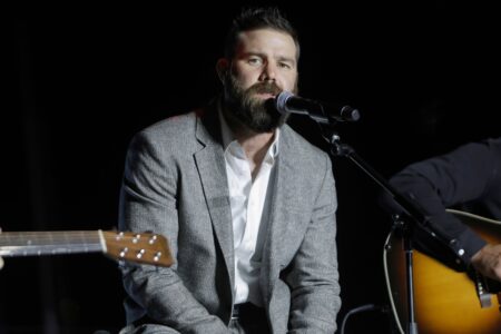 Country Star Jordan Davis Clarifies ‘Bachelorette’ Hannah Brown Controversy