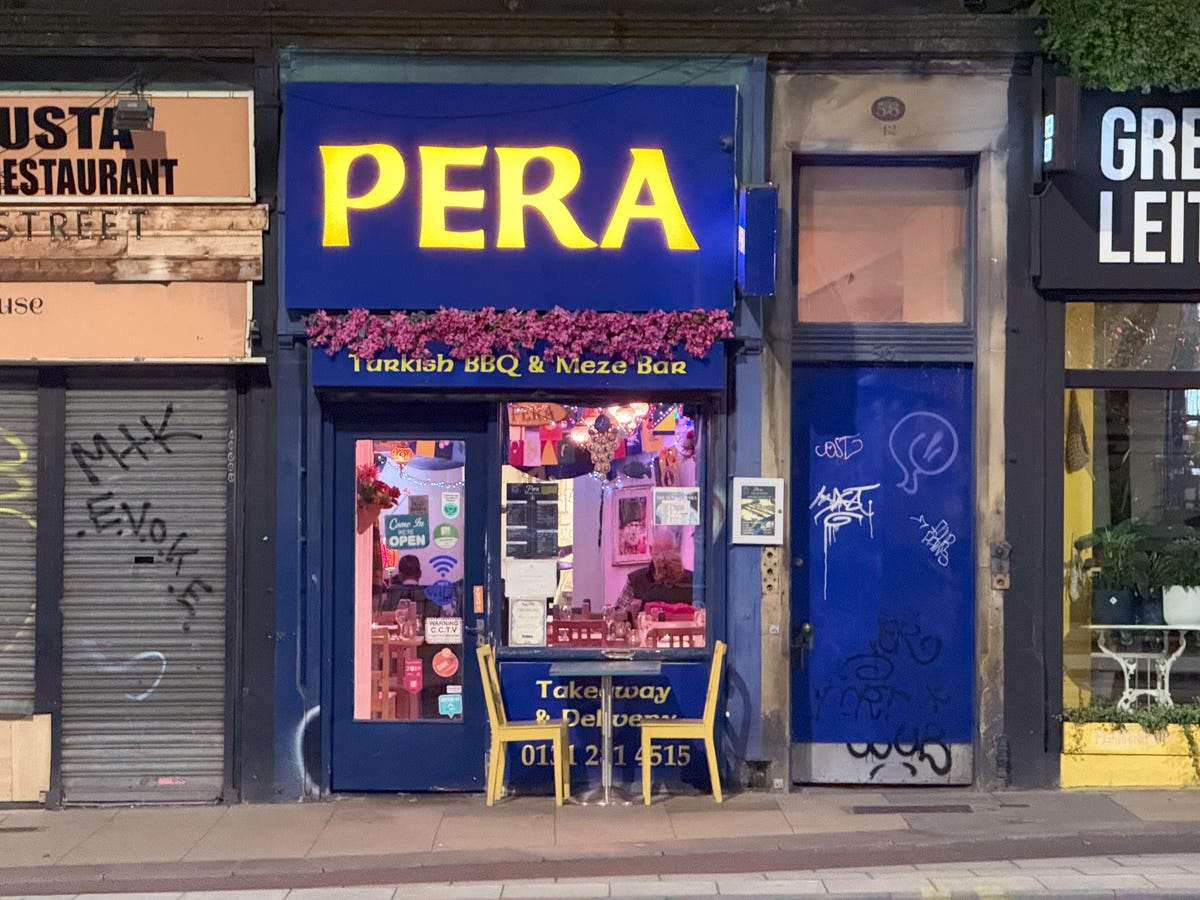 pera-5x-iphone-16-pro