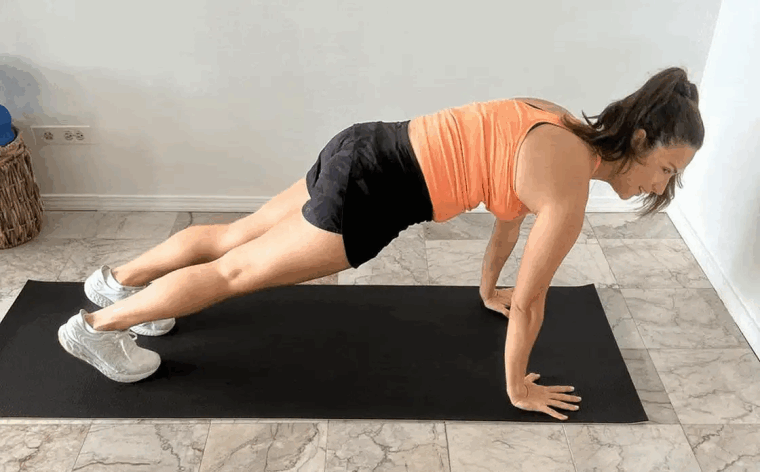 Mountain climbers plyometric exercises