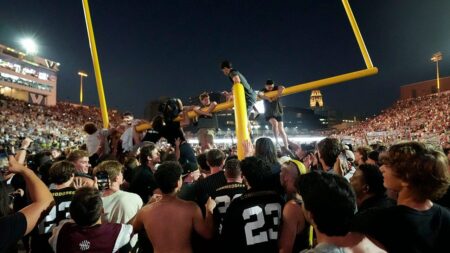 Vanderbilt stuns top-ranked Alabama, securing Commodores’ first-ever win over No. 1 team