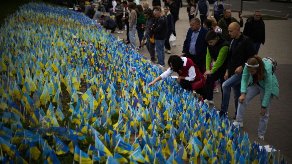 1,000 days of war: Kyiv square filled with flags for Ukraine's fallen