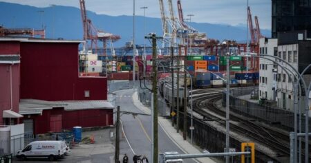 Port workers’ union accuses BC Maritime Employers Association of ending talks early