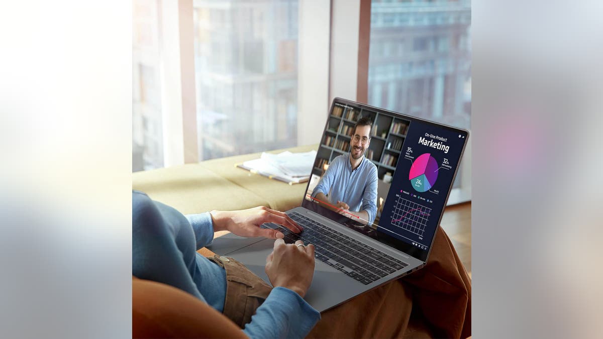 A fast, long-lasting laptop.