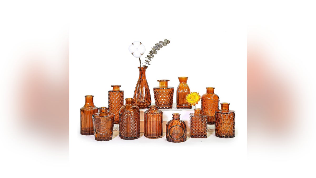 Sprinkle these beautiful amber vases throughout the table.