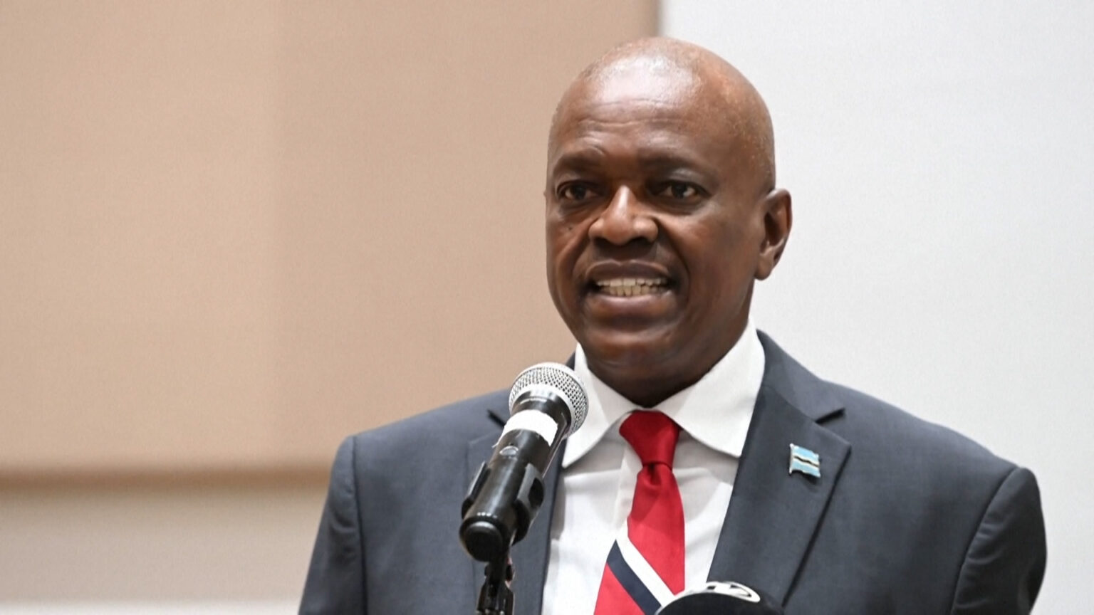 Botswana leader concedes election, ending his party’s 58-year rule