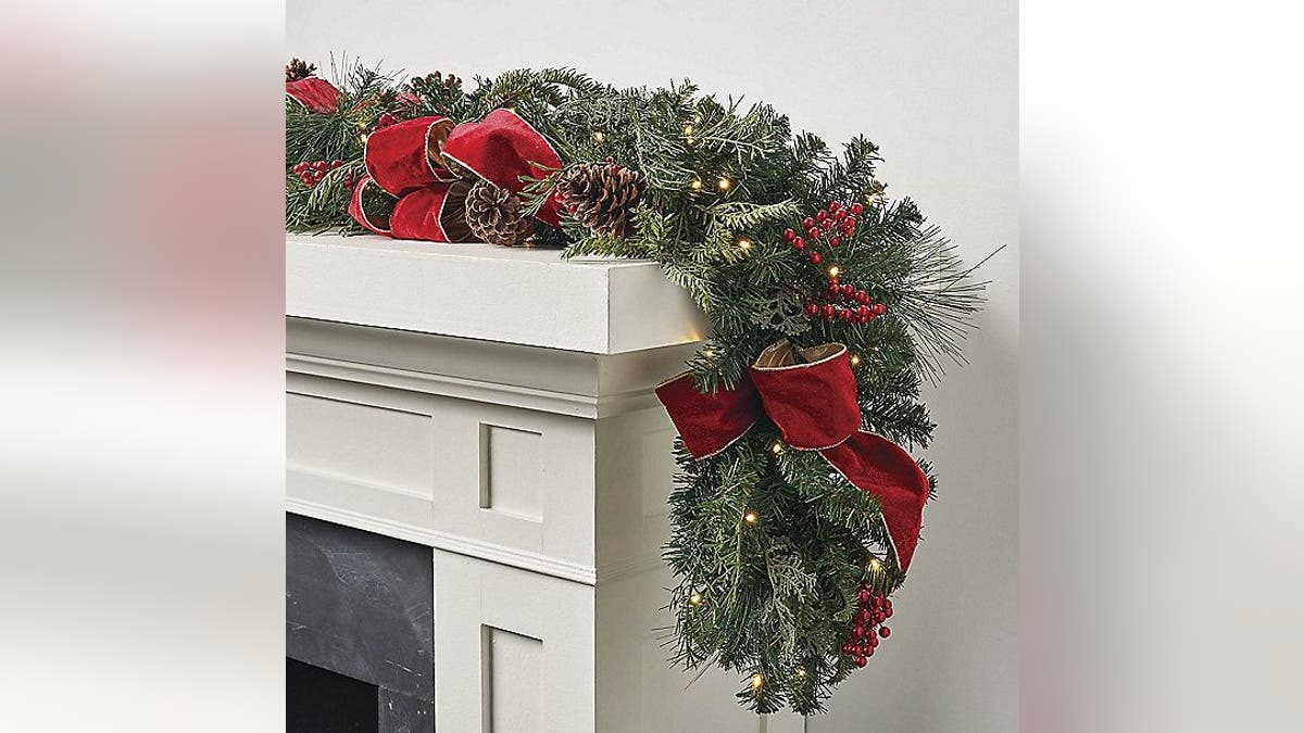 Add this majestic garland to your living space for instant elegance.