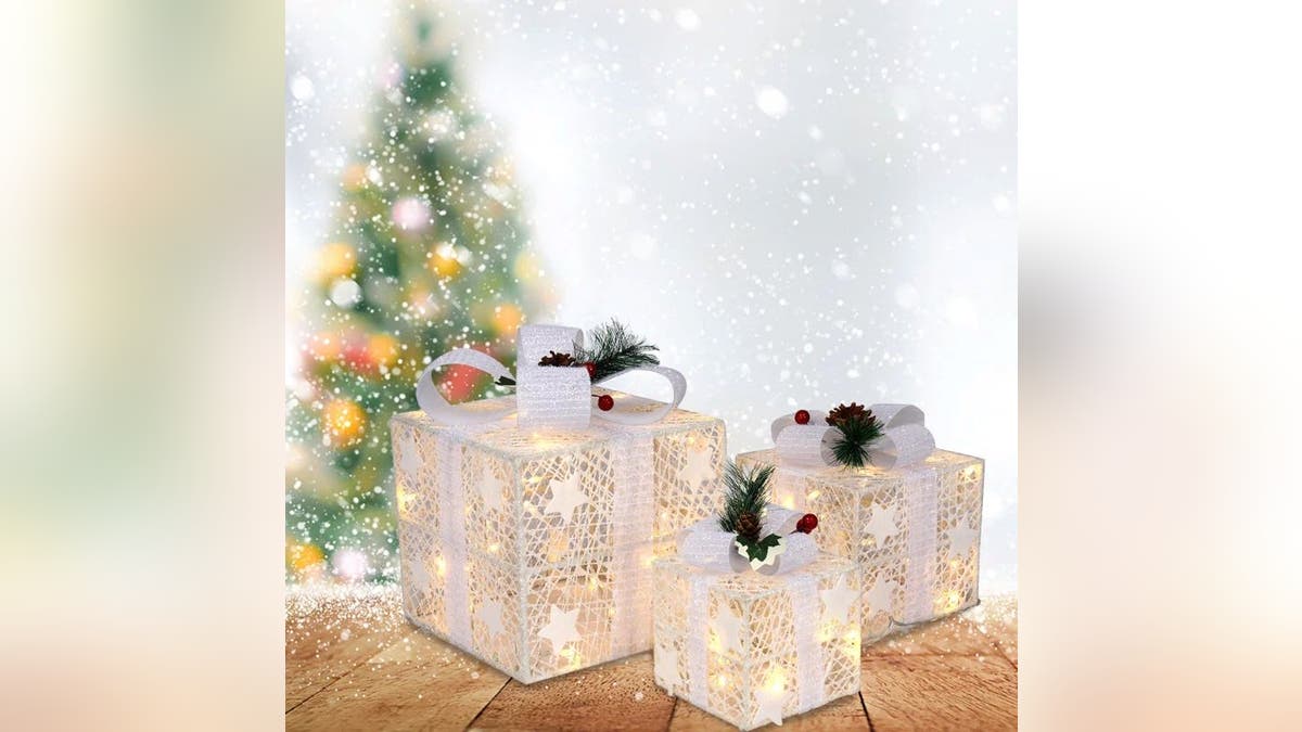 These Light Up Gift Boxes are the perfect addition to any outdoor scene.