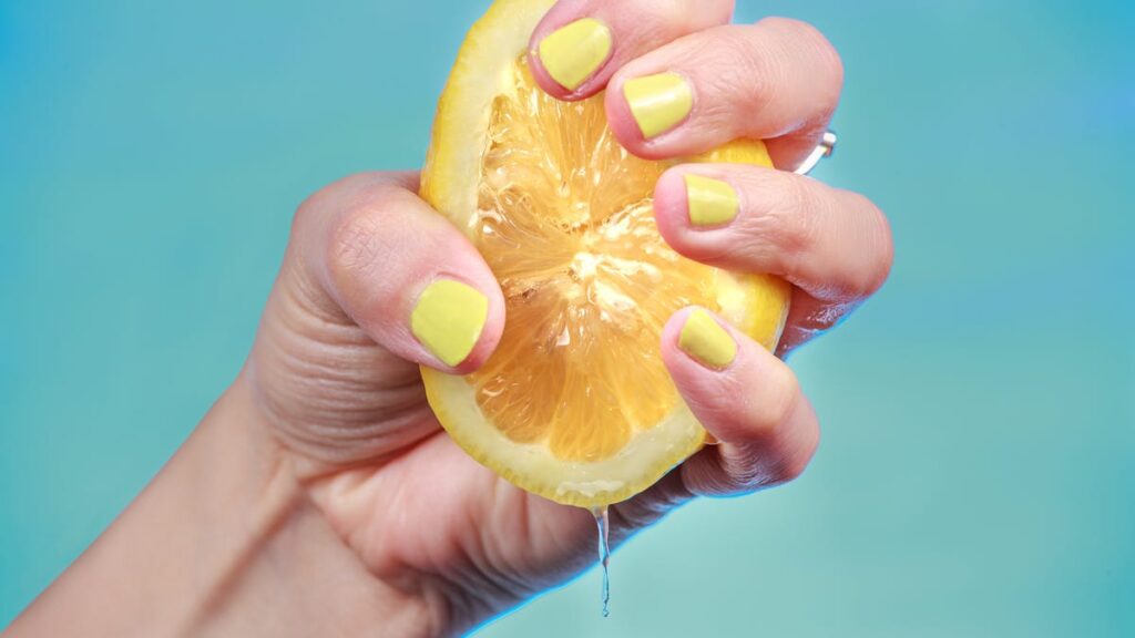 7 Ways to Use Lemons to Naturally Clean Your Home