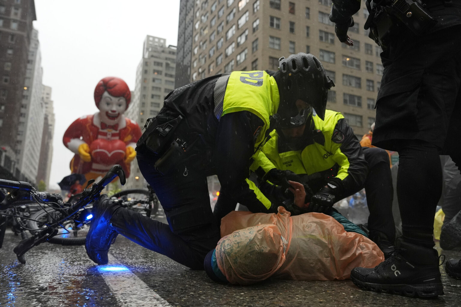Protesters Block Macy’s Thanksgiving Parade as Police Make Multiple Arrests