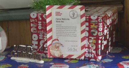 Santa’s helpers in N.S. make sure kids’ letters make it to North Pole despite postal strike