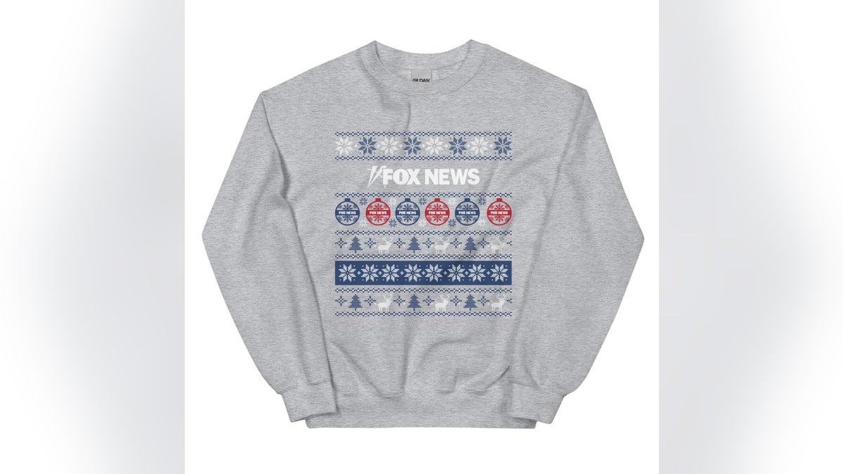 This crewneck sweatshirt is the perfect way to show your holiday spirit.